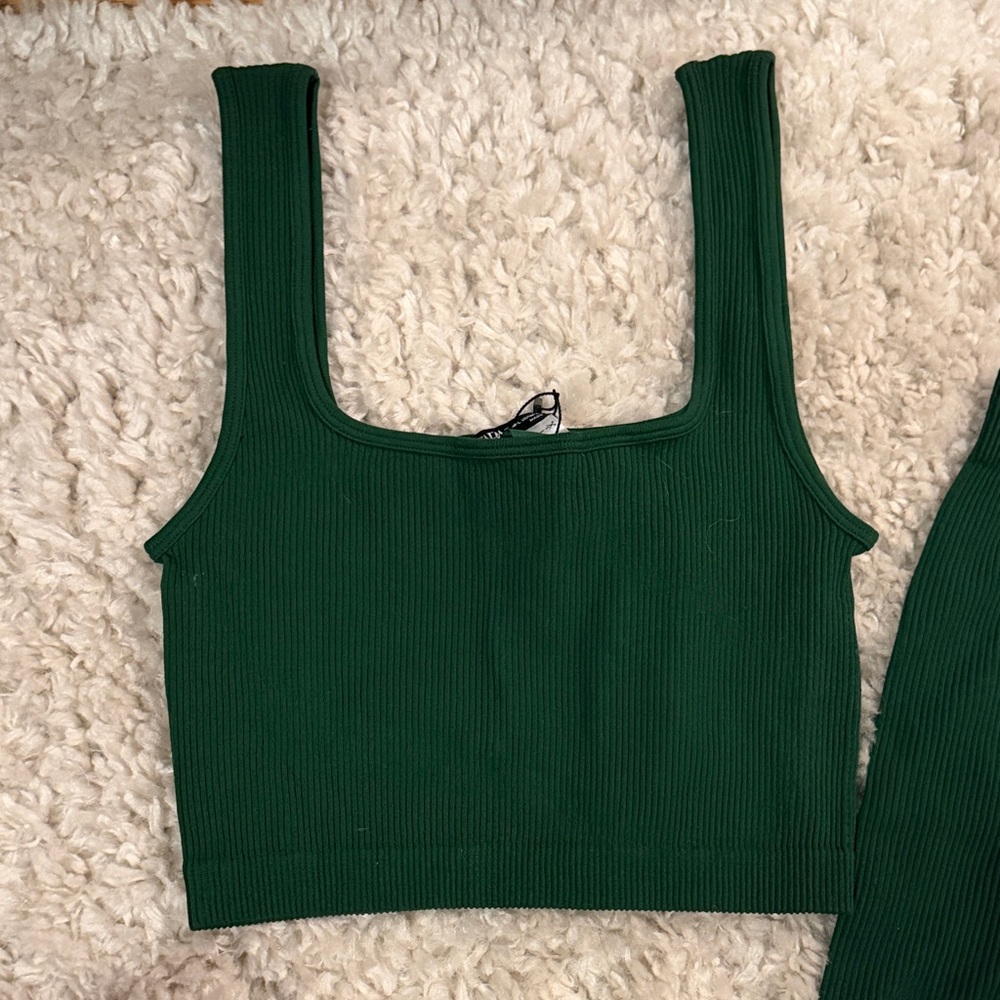 Zara Seamless Ribbed Set - Picture 2 of 3